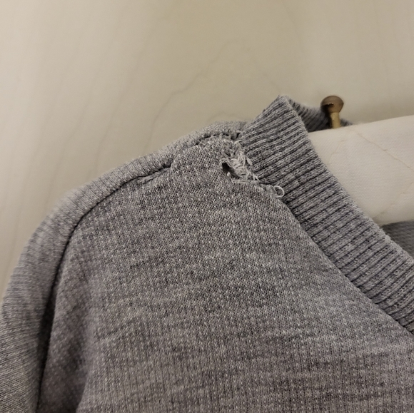 H&M L'amour Toujours Long Sleeve Shirt - Picture 3 of 3